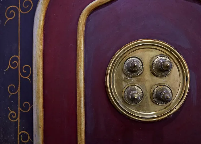 Sonel Investe Figueira Boutique By Get Your *